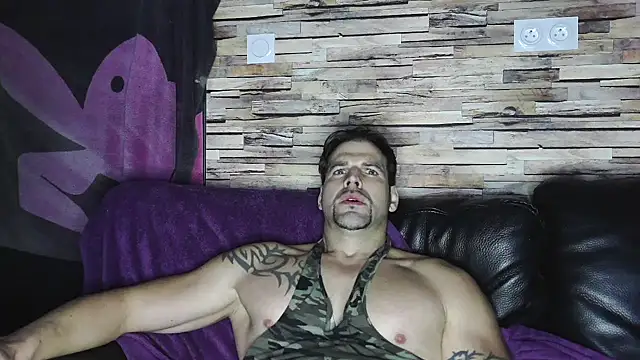 XxBigboybandxX online show from 01-03-25, 07:07