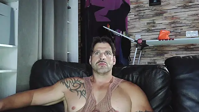 XxBigboybandxX online show from 09-08-25, 05:23