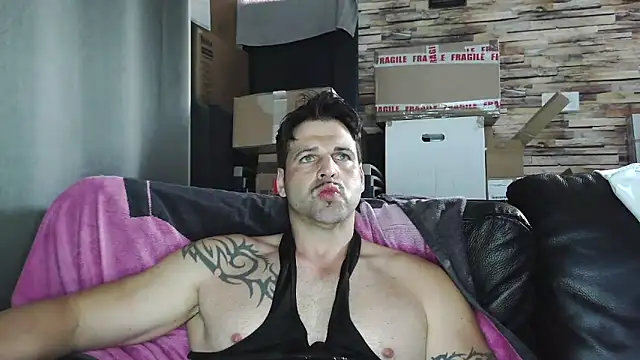 XxBigboybandxX online show from 04-14-26, 11:38