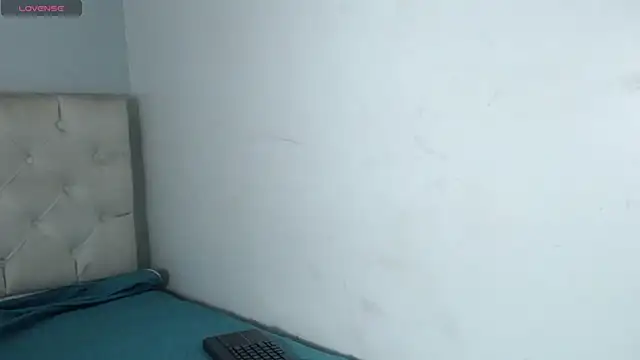 karolinee 66  online show from 12-31-24, 10:37