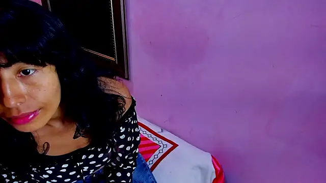 karolinee 66  online show from 10-19-25, 02:40