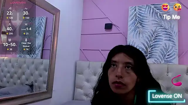 Snapshot of karolinee_66_ chatting on 05-20-26, 04:18 karolinee 66 online show from 05-20-26, 04:18