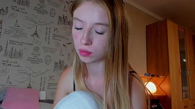 Snapshot of minidivaa_ chatting on 09-13-25, 07:24 minidivaa online show from 09-13-25, 07:24