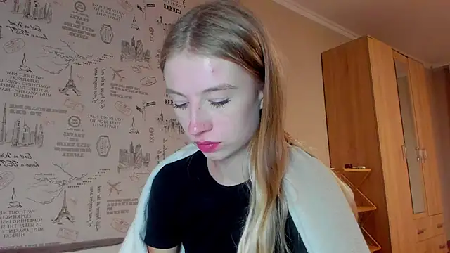 Snapshot of minidivaa_ chatting on 09-21-25, 08:10 minidivaa online show from 09-21-25, 08:10