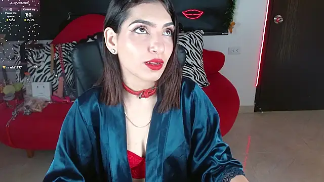 Snapshot of Carolaine69_ chatting on 12-23-24, 02:07 Carolaine69 online show from 12-23-24, 02:07