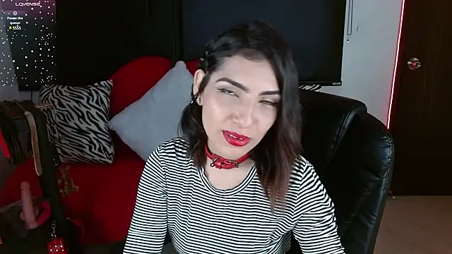 Snapshot of Carolaine69_ chatting on 01-22-25, 02:14 Carolaine69 online show from 01-22-25, 02:14