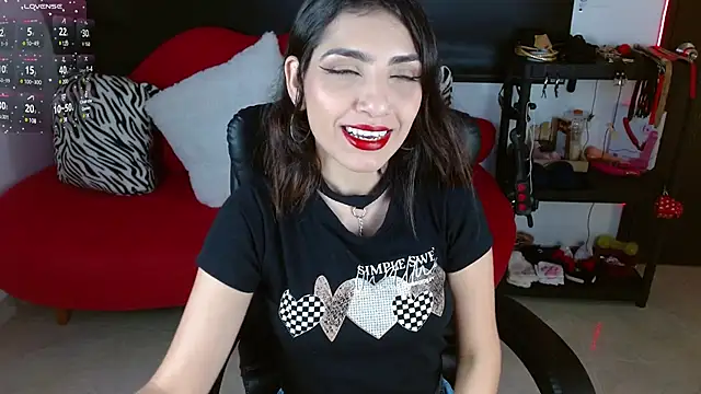 Snapshot of Carolaine69_ chatting on 03-03-25, 02:15 Carolaine69 online show from 03-03-25, 02:15