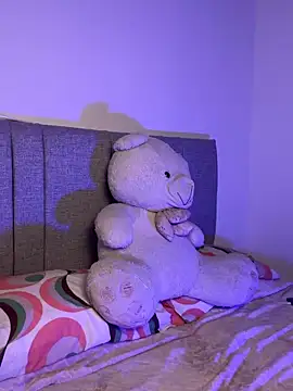 Isa smeraldy online show from 03-12-26, 04:13