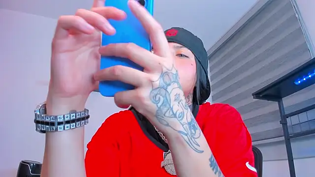 Gangster Girl online show from 11-12-25, 01:39