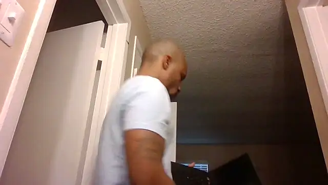 Snapshot of SexxyreddMale chatting on 03-04-25, 10:27 SexxyreddMale online show from 03-04-25, 10:27