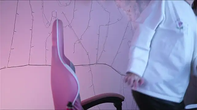 Lana  May online show from 02-12-25, 02:43