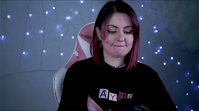 Lana  May online show from 02-13-25, 02:09