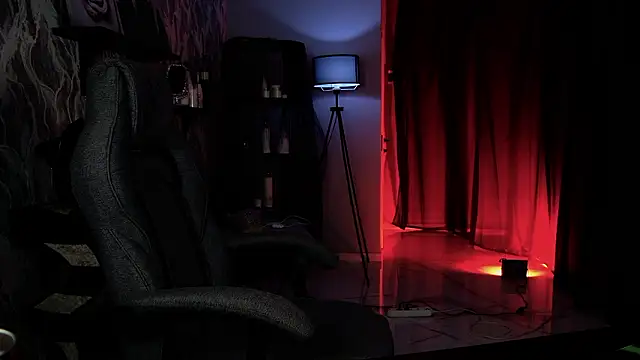 Lana  May online show from 03-26-26, 09:04