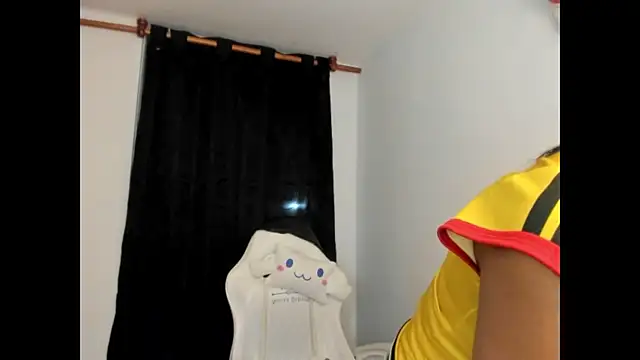 meganthompsonn22 online show from 07-08-26, 05:23