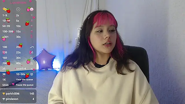 Snapshot of mixie_cute chatting on 12-14-24, 12:44 mixie cute online show from 12-14-24, 12:44