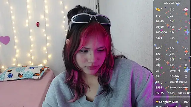 Snapshot of mixie_cute chatting on 02-23-25, 06:45 mixie cute online show from 02-23-25, 06:45