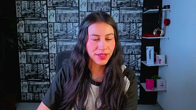 EmiGomez  online show from 06-19-26, 03:27