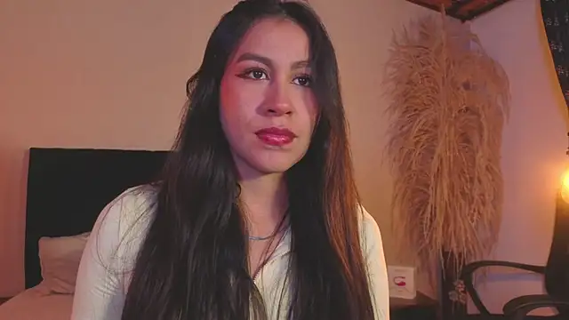 EmiGomez  online show from 07-05-26, 03:45