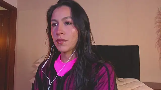 EmiGomez  online show from 07-07-26, 04:37
