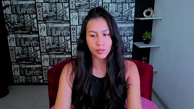 EmiGomez  online show from 07-09-26, 02:37