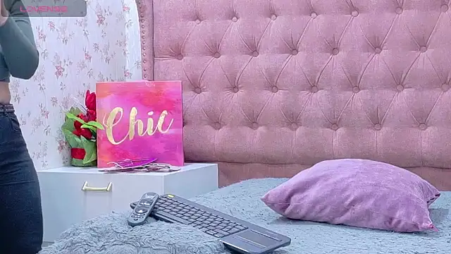 AvrillThomas online show from 02-27-25, 02:54