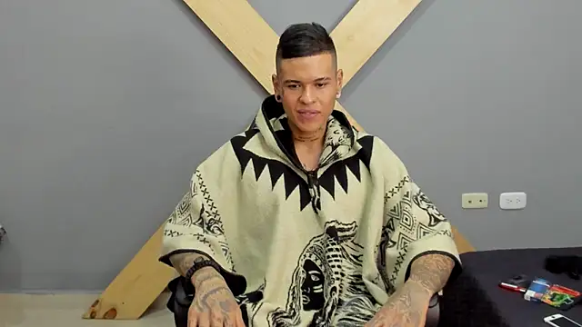 Snapshot of jamesinked_ chatting on 12-19-24, 05:18 jamesinked online show from 12-19-24, 05:18