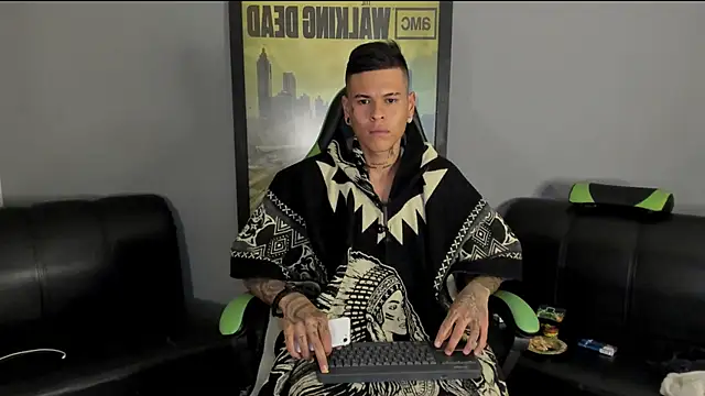 Snapshot of jamesinked_ chatting on 12-20-24, 04:31 jamesinked online show from 12-20-24, 04:31