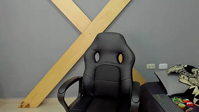 Snapshot of jamesinked_ chatting on 12-26-24, 03:42 jamesinked online show from 12-26-24, 03:42