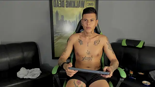 Snapshot of jamesinked_ chatting on 12-28-24, 09:51 jamesinked online show from 12-28-24, 09:51