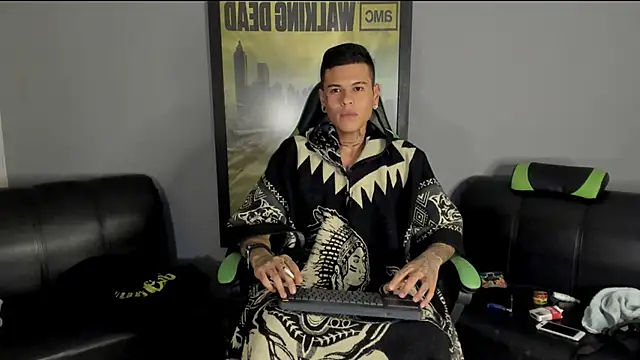 Snapshot of jamesinked_ chatting on 12-30-24, 04:42 jamesinked online show from 12-30-24, 04:42