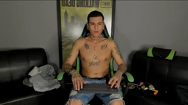 Snapshot of jamesinked_ chatting on 01-14-25, 02:19 jamesinked online show from 01-14-25, 02:19