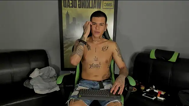 Snapshot of jamesinked_ chatting on 01-14-25, 05:30 jamesinked online show from 01-14-25, 05:30