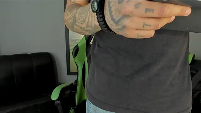 Snapshot of jamesinked_ chatting on 01-16-25, 07:41 jamesinked online show from 01-16-25, 07:41