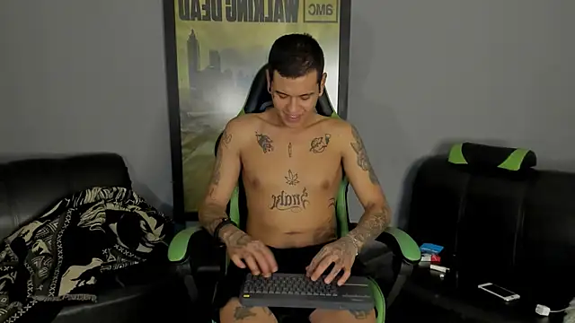 Snapshot of jamesinked_ chatting on 01-21-25, 11:45 jamesinked online show from 01-21-25, 11:45