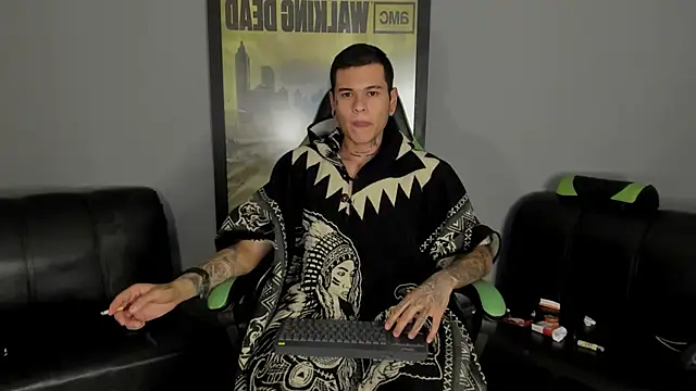 Snapshot of jamesinked_ chatting on 01-26-25, 05:45 jamesinked online show from 01-26-25, 05:45