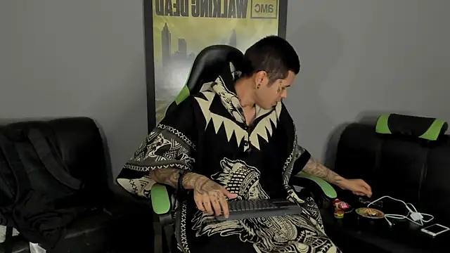 Snapshot of jamesinked_ chatting on 02-05-25, 01:58 jamesinked online show from 02-05-25, 01:58