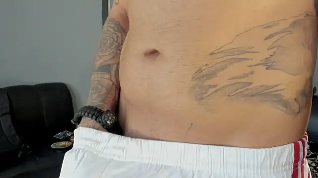 Snapshot of jamesinked_ chatting on 02-05-25, 06:15 jamesinked online show from 02-05-25, 06:15