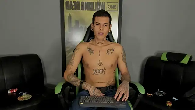 Snapshot of jamesinked_ chatting on 02-06-25, 11:04 jamesinked online show from 02-06-25, 11:04