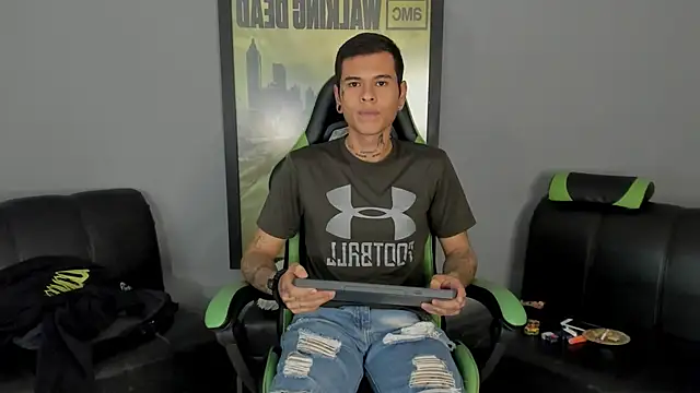 Snapshot of jamesinked_ chatting on 02-11-25, 08:42 jamesinked online show from 02-11-25, 08:42