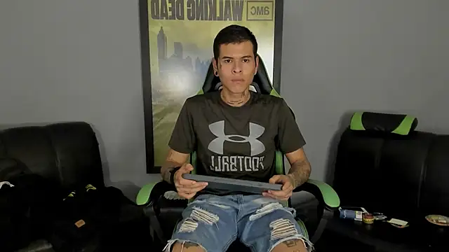 Snapshot of jamesinked_ chatting on 02-12-25, 10:26 jamesinked online show from 02-12-25, 10:26