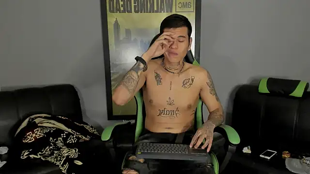 Snapshot of jamesinked_ chatting on 02-16-25, 01:25 jamesinked online show from 02-16-25, 01:25