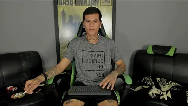 Snapshot of jamesinked_ chatting on 02-25-25, 08:30 jamesinked online show from 02-25-25, 08:30