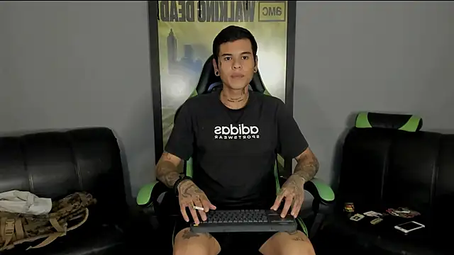 Snapshot of jamesinked_ chatting on 03-04-25, 04:38 jamesinked online show from 03-04-25, 04:38