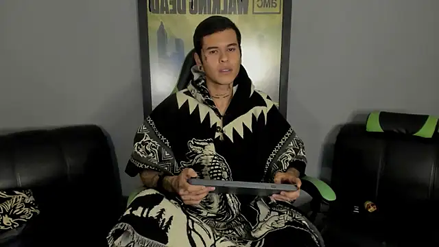 Snapshot of jamesinked_ chatting on 03-07-25, 12:37 jamesinked online show from 03-07-25, 12:37