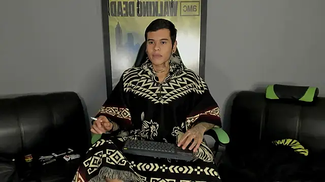 Snapshot of jamesinked_ chatting on 03-08-25, 01:50 jamesinked online show from 03-08-25, 01:50