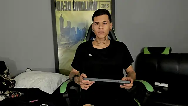 Snapshot of jamesinked_ chatting on 03-12-25, 08:10 jamesinked online show from 03-12-25, 08:10