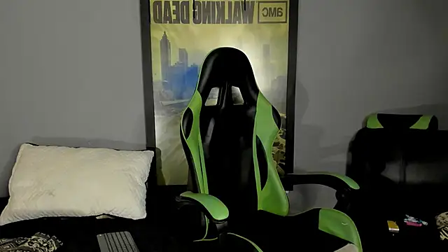 Snapshot of jamesinked_ chatting on 03-17-25, 12:30 jamesinked online show from 03-17-25, 12:30