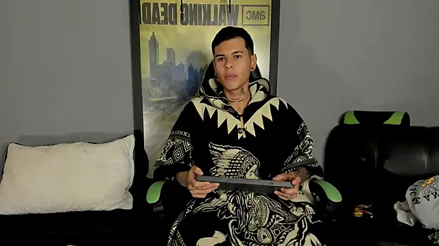 Snapshot of jamesinked_ chatting on 03-19-25, 12:48 jamesinked online show from 03-19-25, 12:48