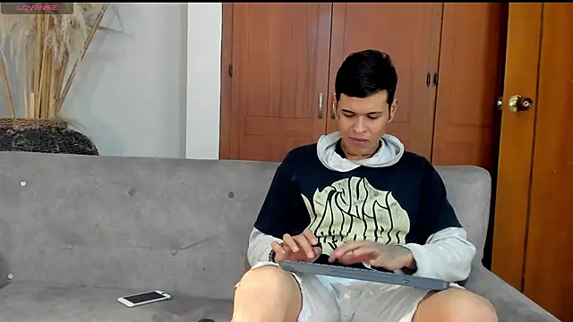 Snapshot of jamesinked_ chatting on 10-28-25, 01:20 jamesinked online show from 10-28-25, 01:20