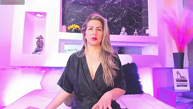 Snapshot of Cinthya_mjs chatting on 02-24-26, 12:36 Cinthya mjs online show from 02-24-26, 12:36